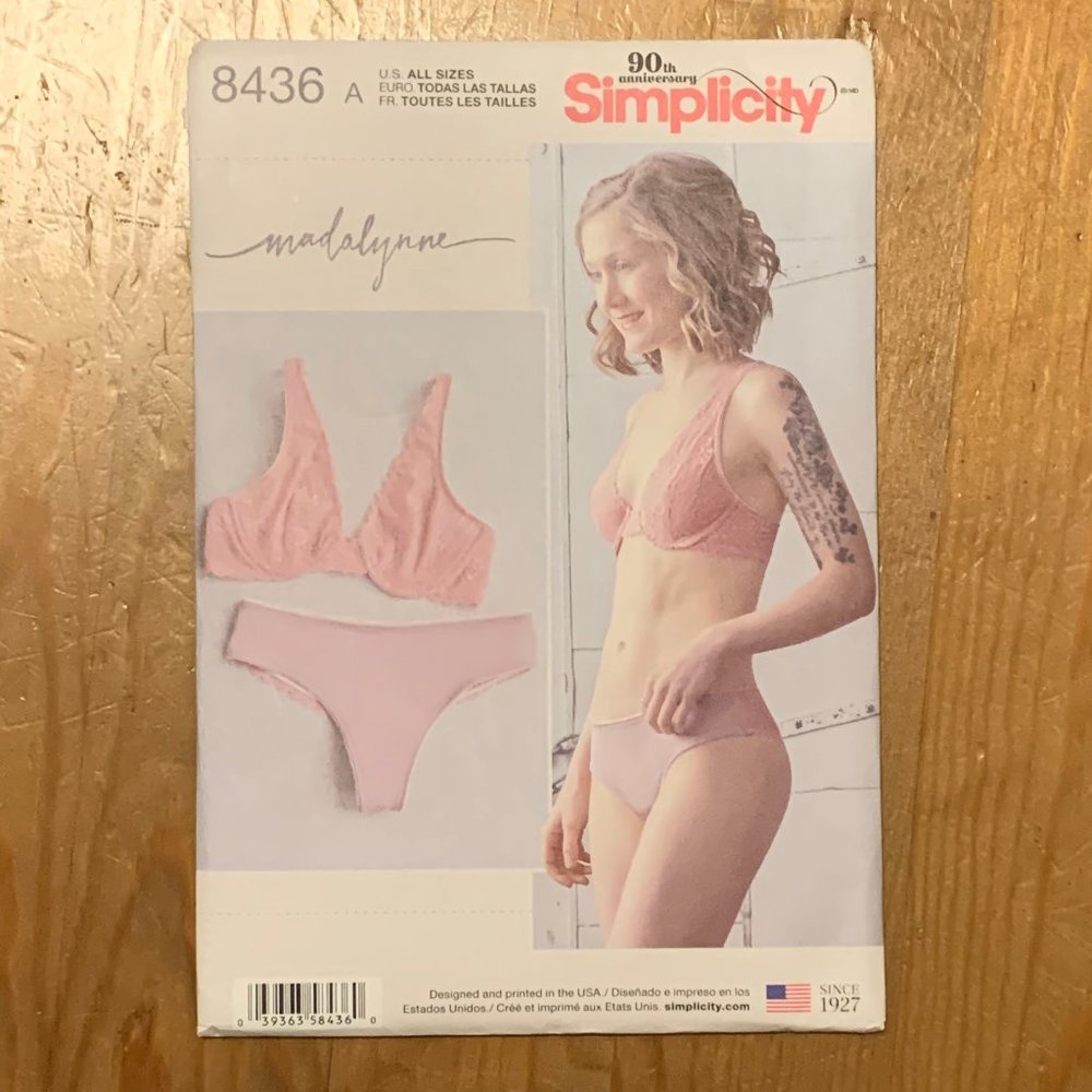 Simplicity 8436 Misses plunge bra and panties